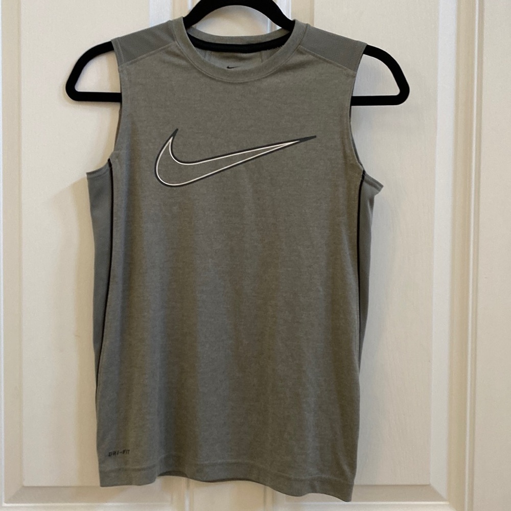 Nike Boy’s sleeveless Dri-fit shirt